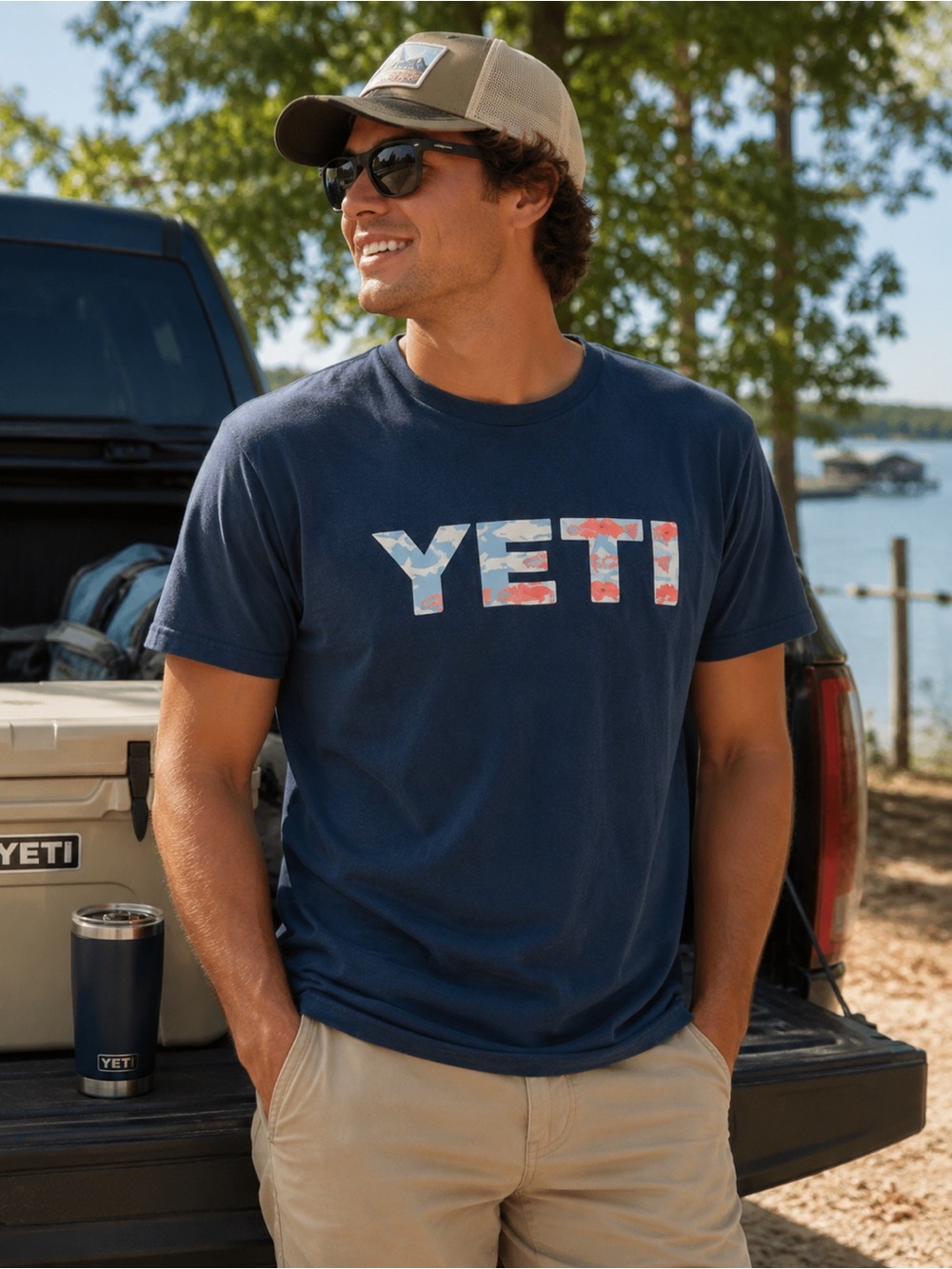 Yeti mens Navy Short Sleeve Tee with Patterned Logo